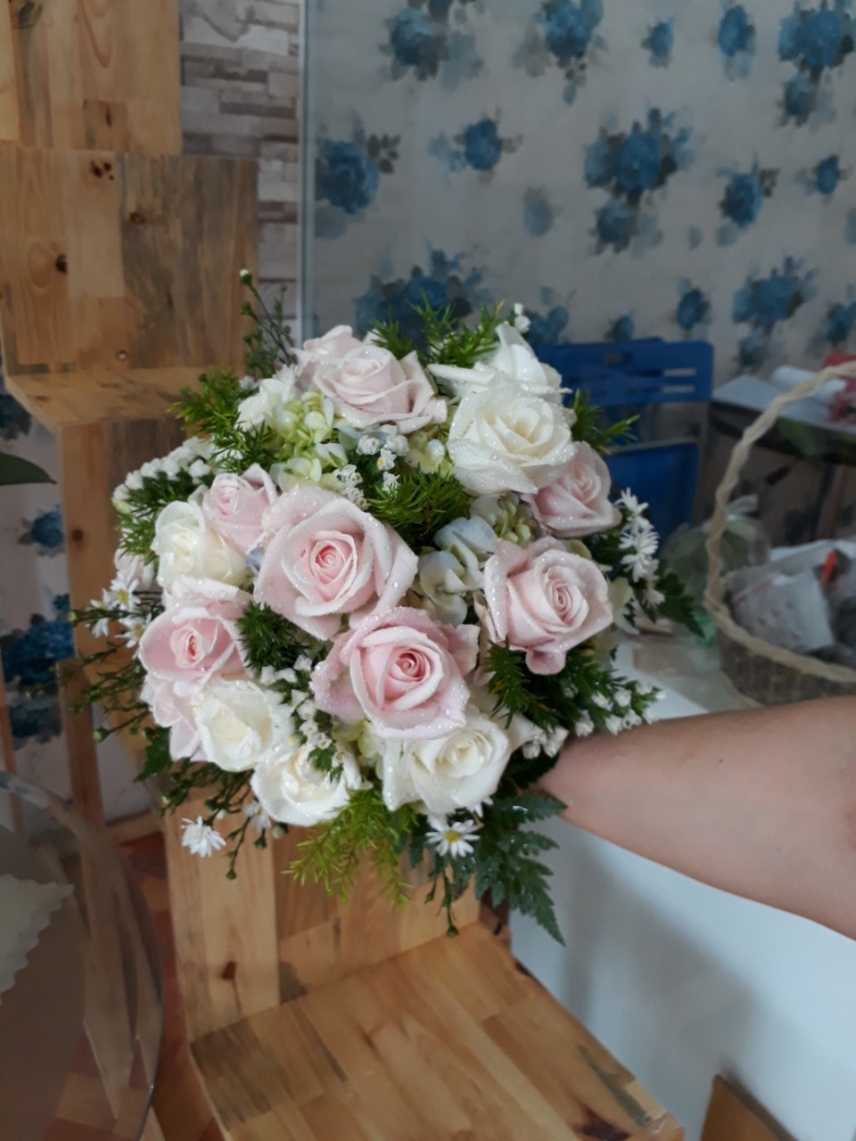 Hoa cưới cầm tay HC011